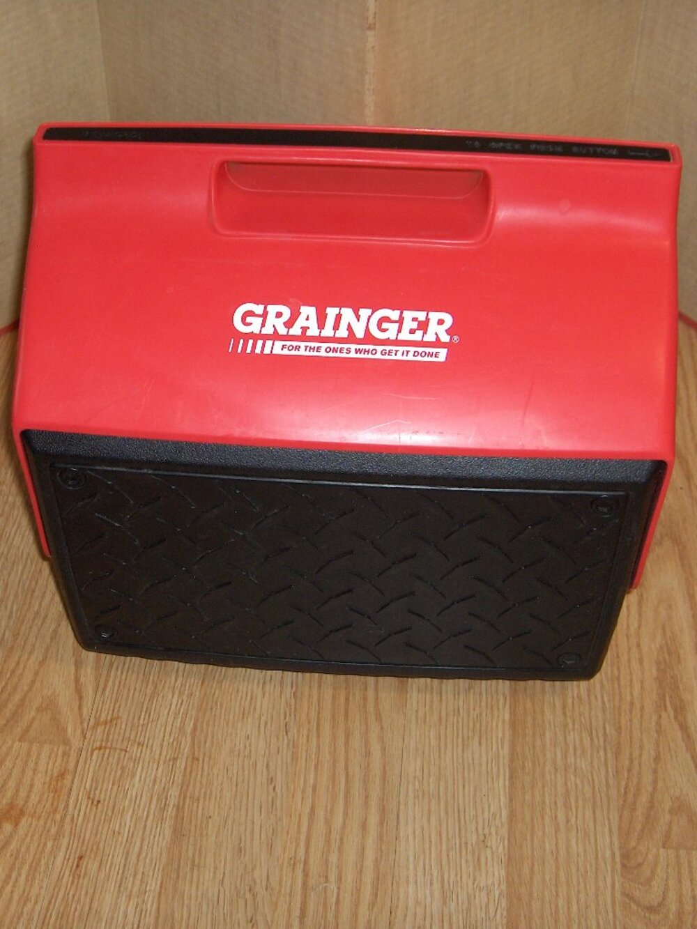 Igloo Playmate Grainger Cooler, 20 can size
